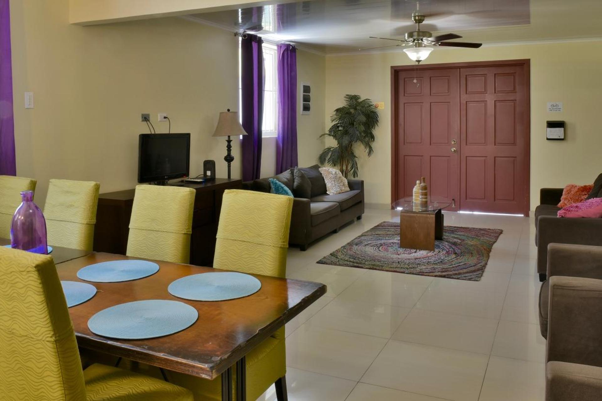 Pista Q hostel and apartments