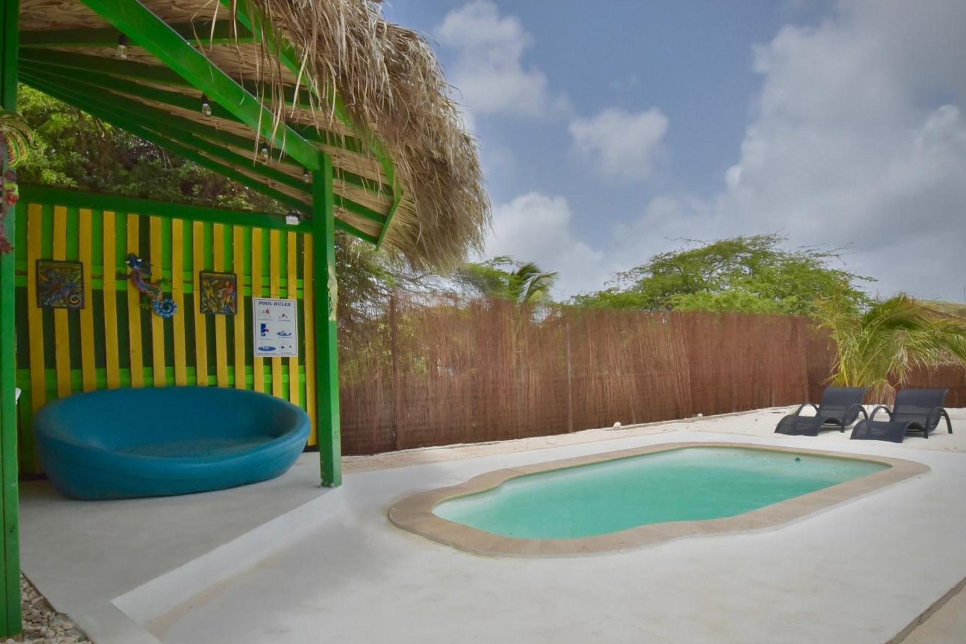 Pista Q hostel and apartments